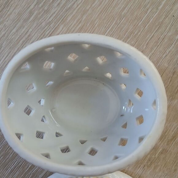 Vintage Basket Shaped Floral Trinket Box Open Weave Lattice Porcelain Gift - Picture 8 of 11